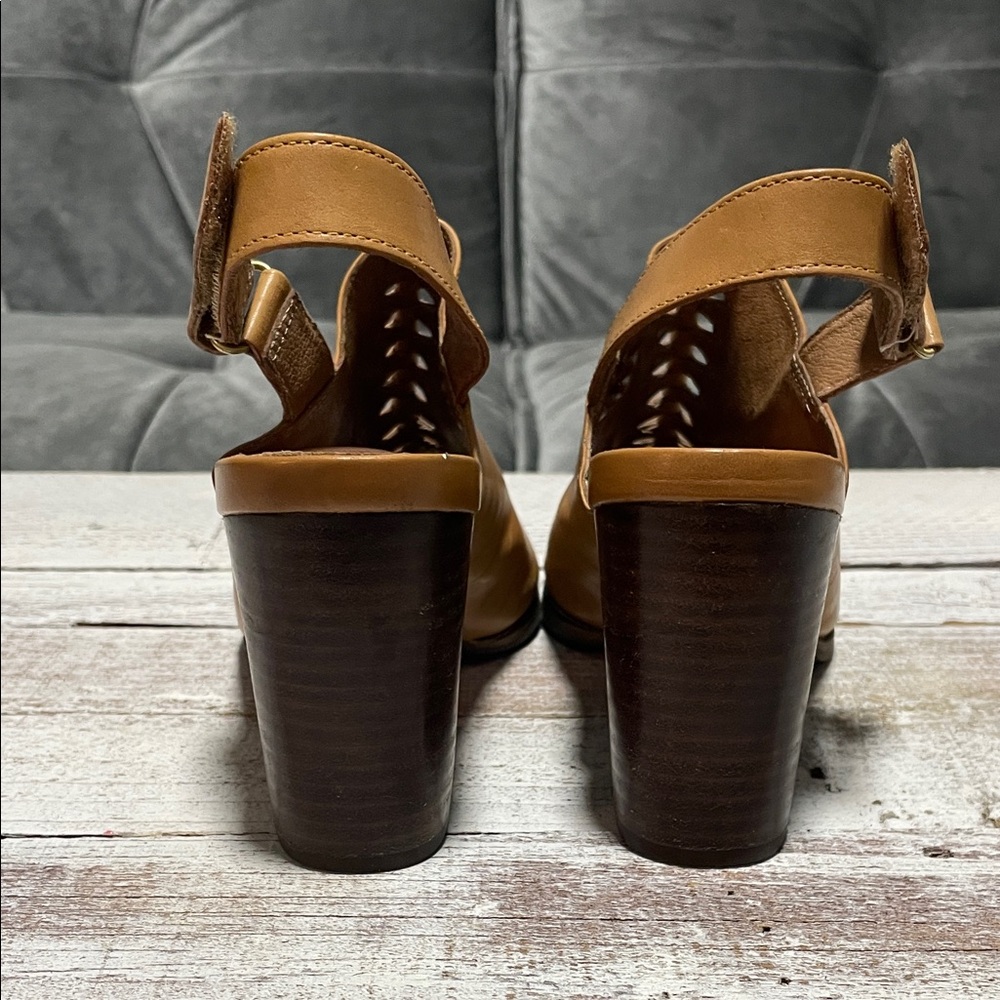 CLARKS Tan Women's Briatta Slingback Heels Size 9 - Picture 3 of 7